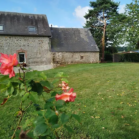 Le Gite De La Haie Portee Lignieres-Orgeres Extérieur photo